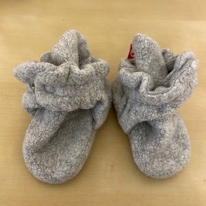 Zutano fleece baby booties- 6 month